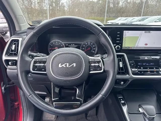 Used 2023 Kia Sorento S w/ Panoramic Sunroof Package FWD image 9