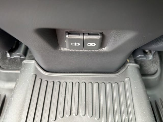 Used 2025 Toyota RAV4 XLE Premium w/ Weather Package AWD/4WD image 19