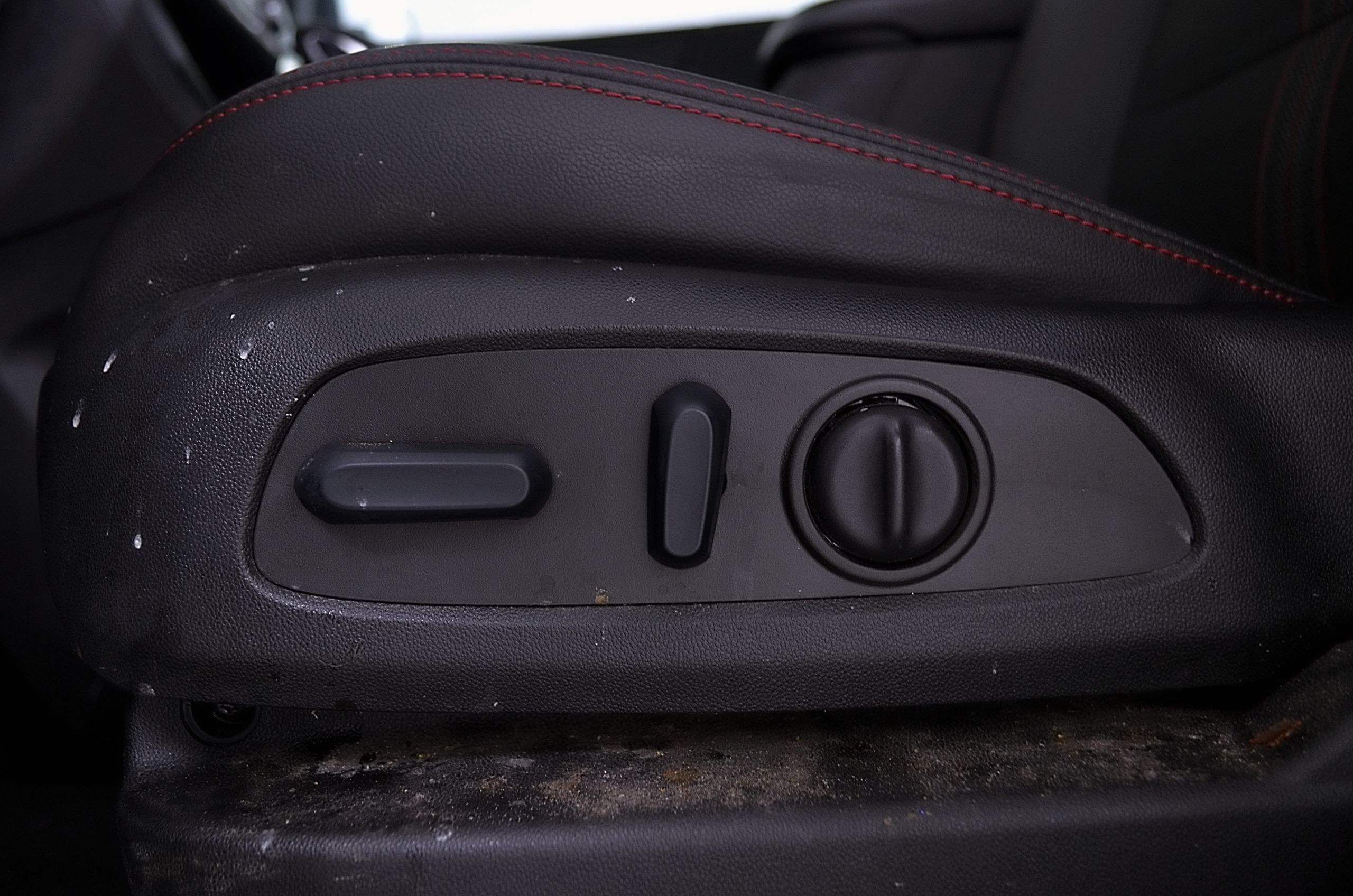 Used 2022 Chevrolet Equinox RS w/ Infotainment Package FWD image 17