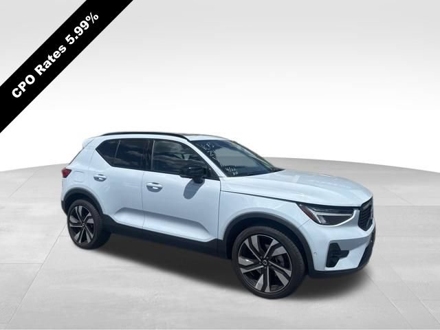 Certified 2024 Volvo XC40 B5 Plus w/ Climate Package AWD/4WD image 1
