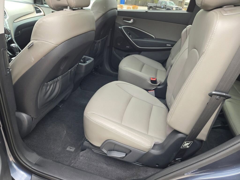 Used 2019 Hyundai Santa Fe XL w/ Cargo Package AWD/4WD image 21
