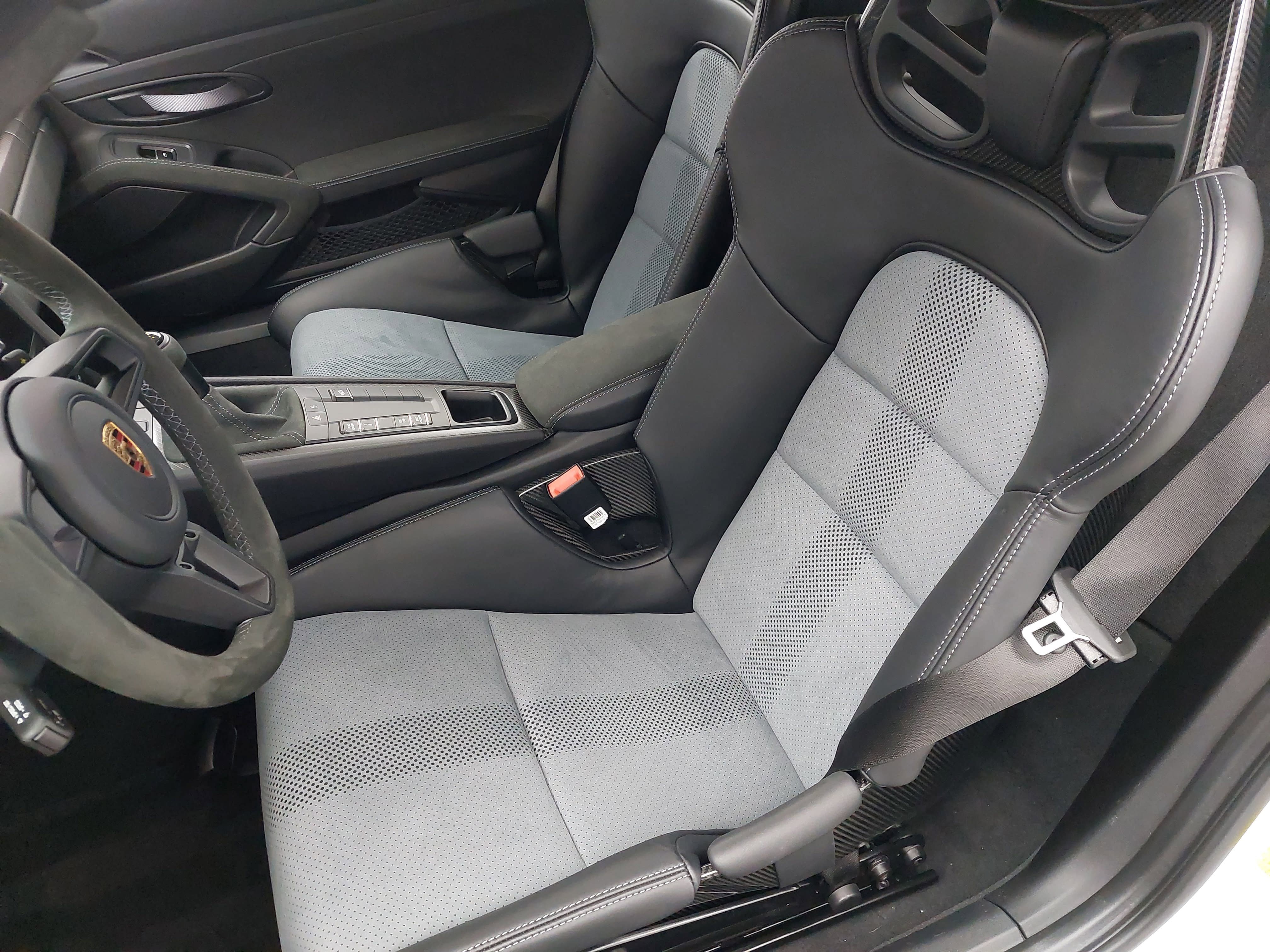 Certified 2025 Porsche 718 Cayman GT4 RS RWD image 5