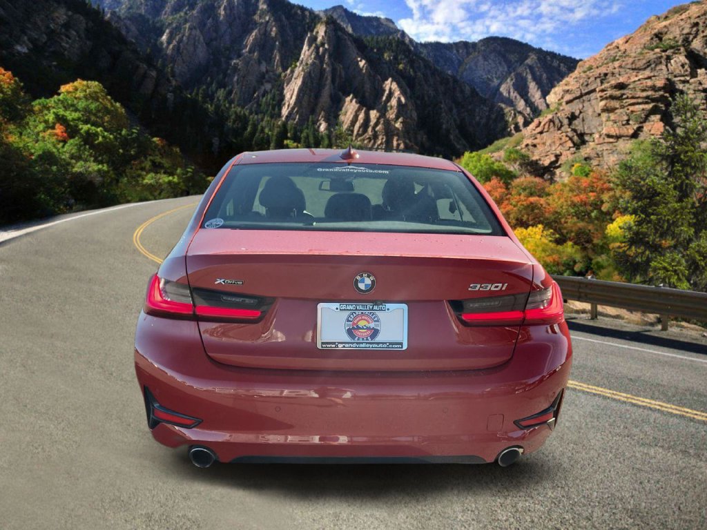 Used 2019 BMW 330i xDrive Sedan w/ Convenience Package AWD/4WD image 4