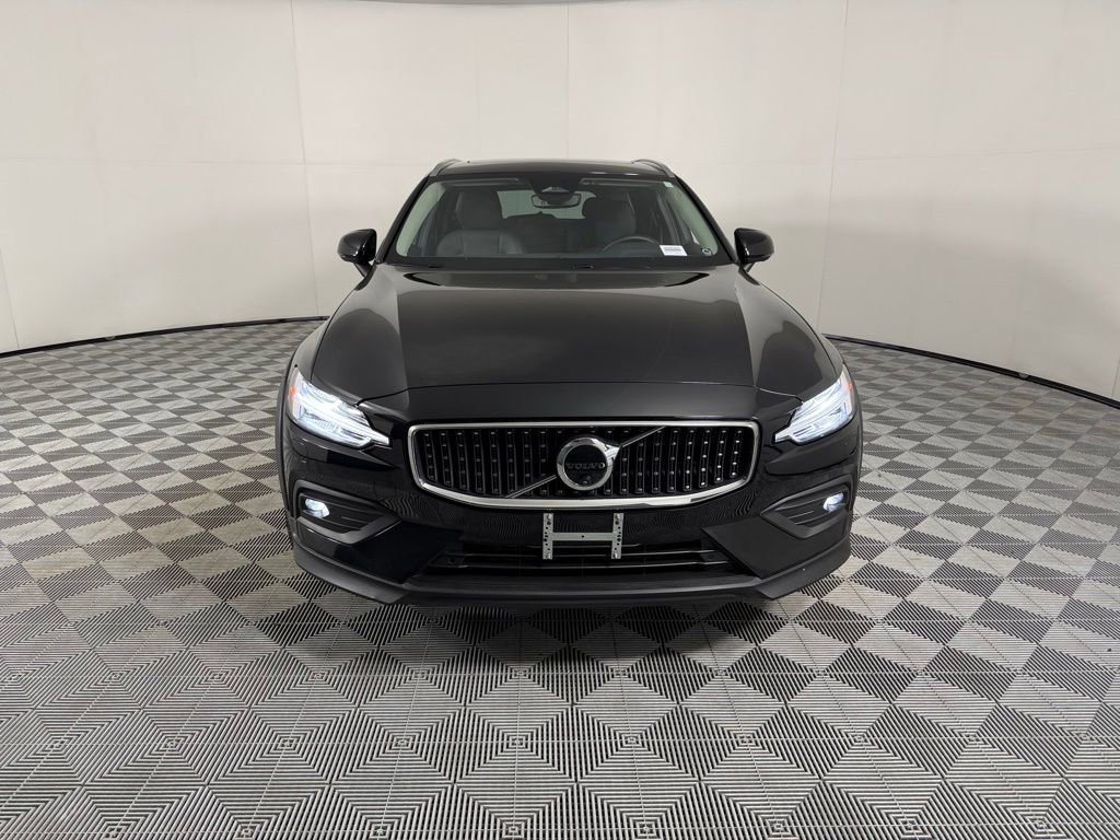 Used 2025 Volvo V60 B5 Cross Country Plus AWD/4WD image 10