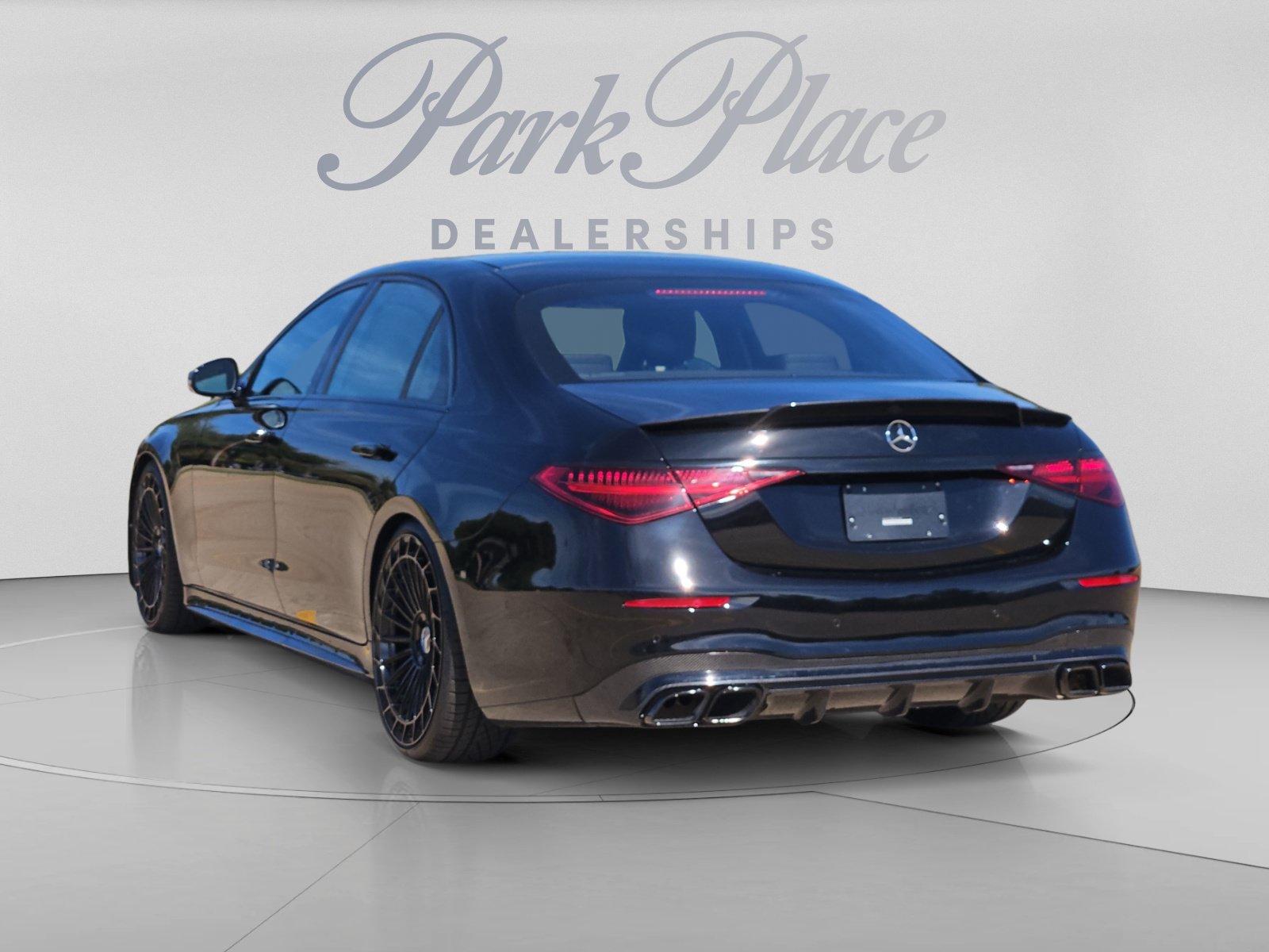 Used 2025 Mercedes-Benz S 580 4MATIC Sedan image 3