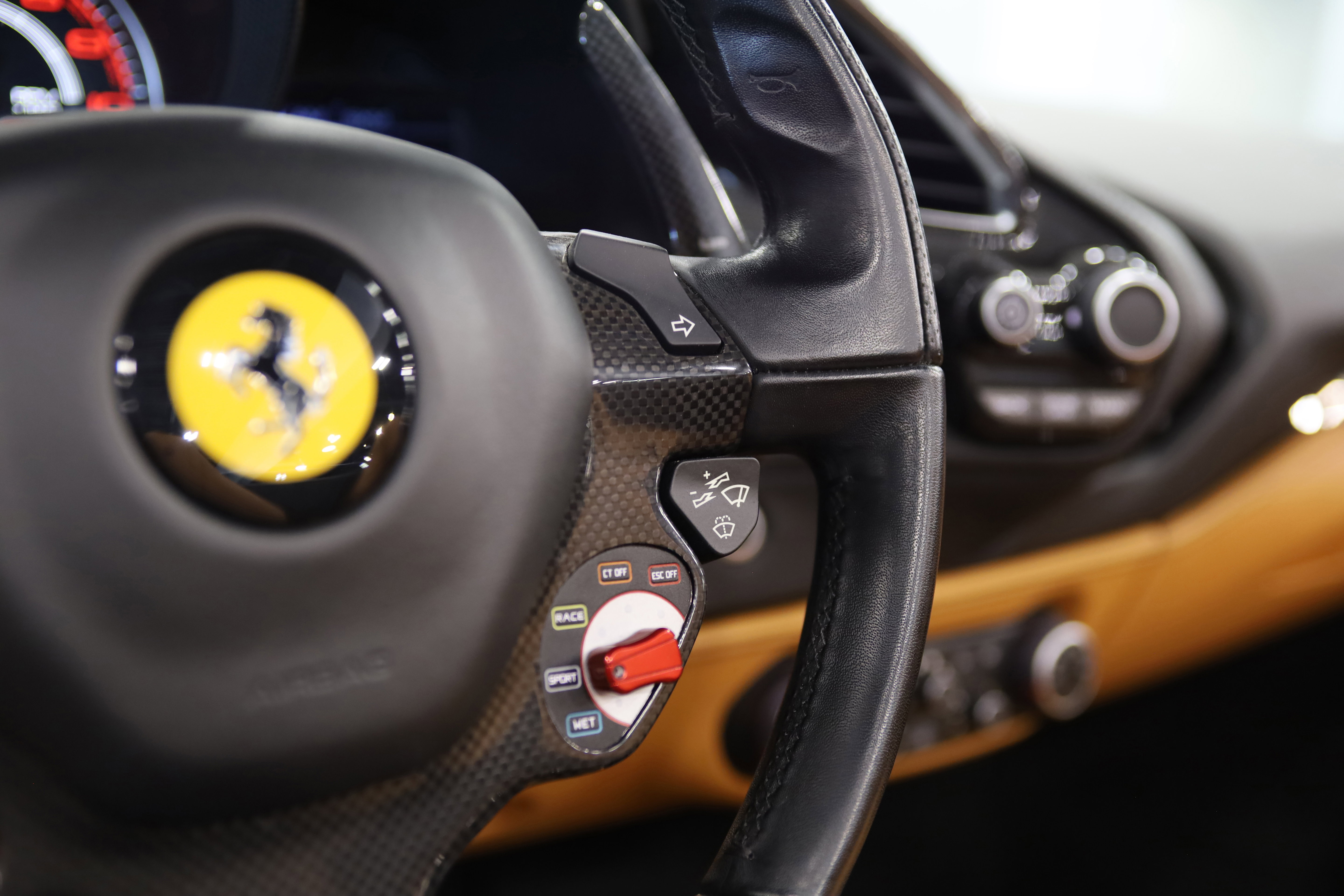 Used 2019 Ferrari 488 Spider image 17