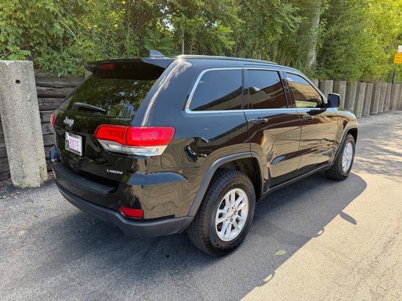 Used 2019 Jeep Grand Cherokee Laredo RWD image 9