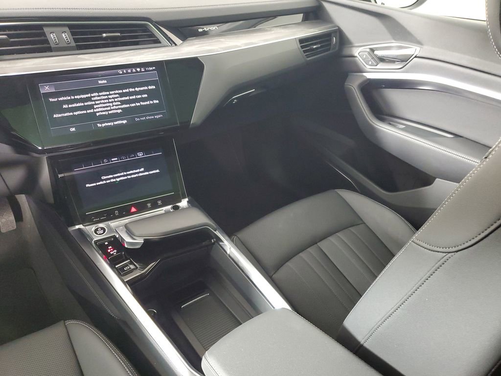 Used 2023 Audi e-tron Premium Plus w/ Premium Plus Package image 17