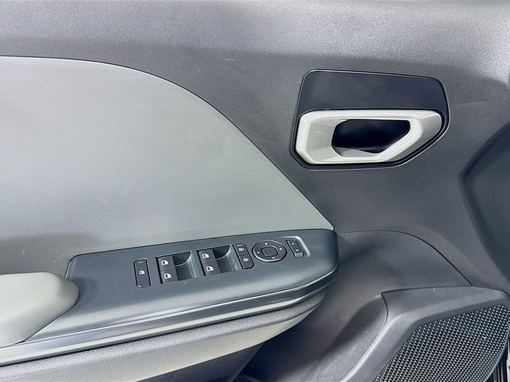 Used 2025 Kia K4 LXS image 15