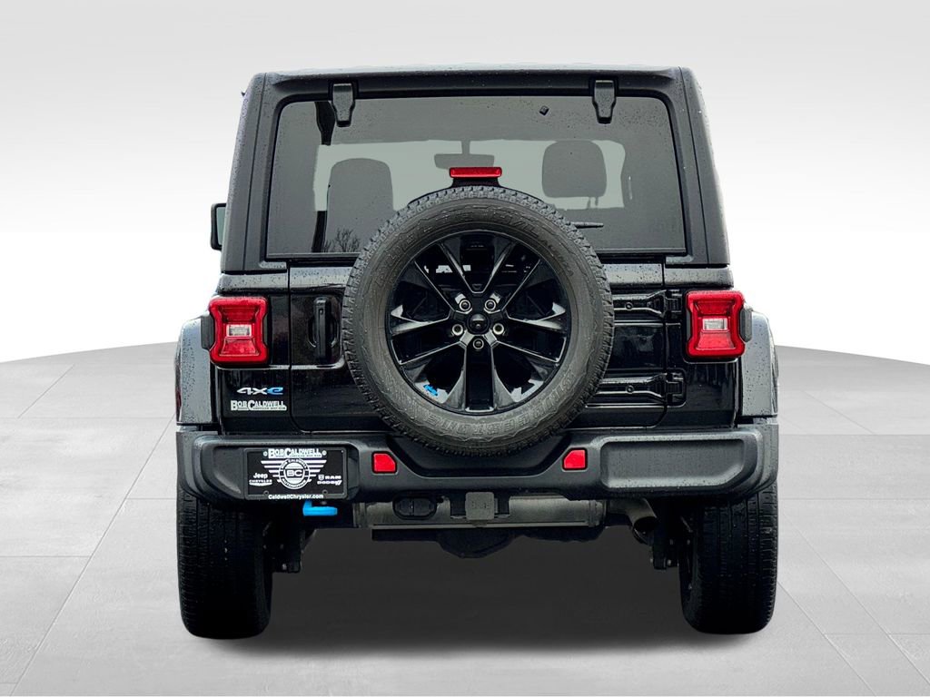 Used 2021 Jeep Wrangler Unlimited Sahara w/ Dual Top Group AWD/4WD image 6