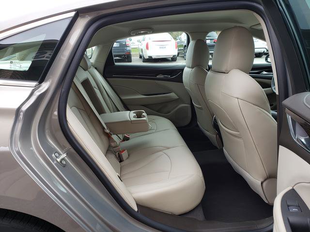 Used 2017 Buick LaCrosse Preferred image 16