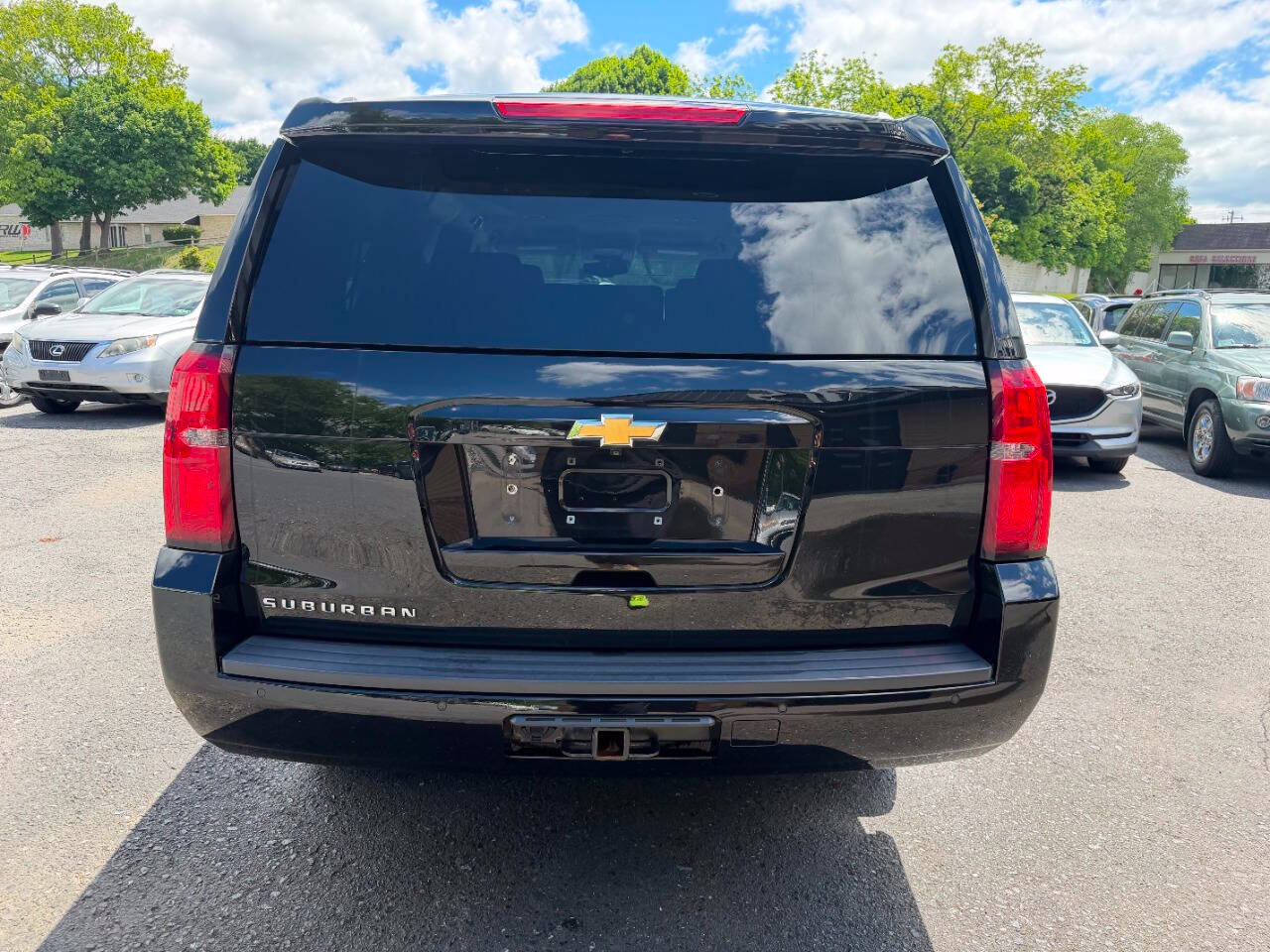 Used 2019 Chevrolet Suburban 3500 LT AWD/4WD image 10