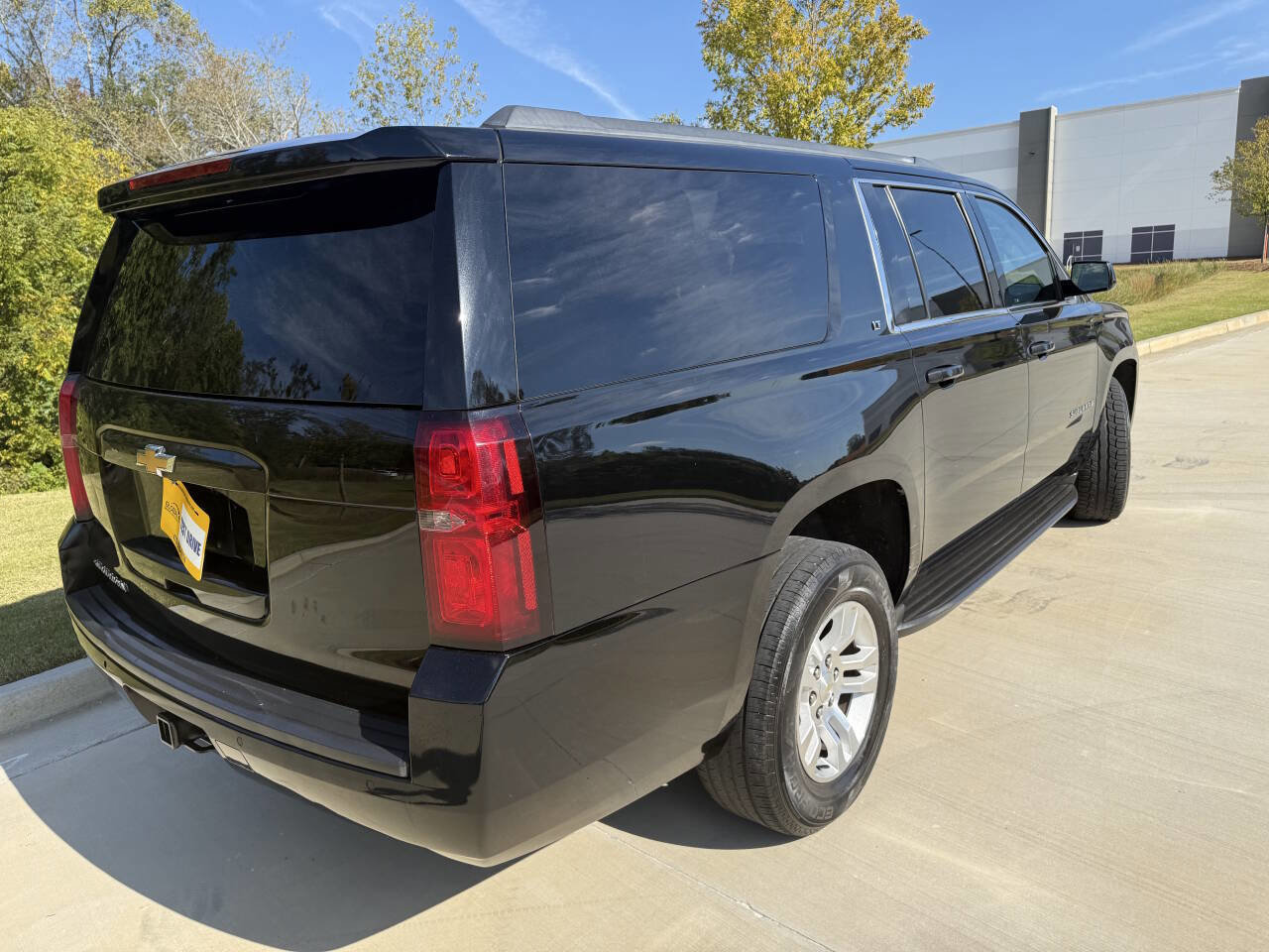Used 2018 Chevrolet Suburban LT AWD/4WD image 6