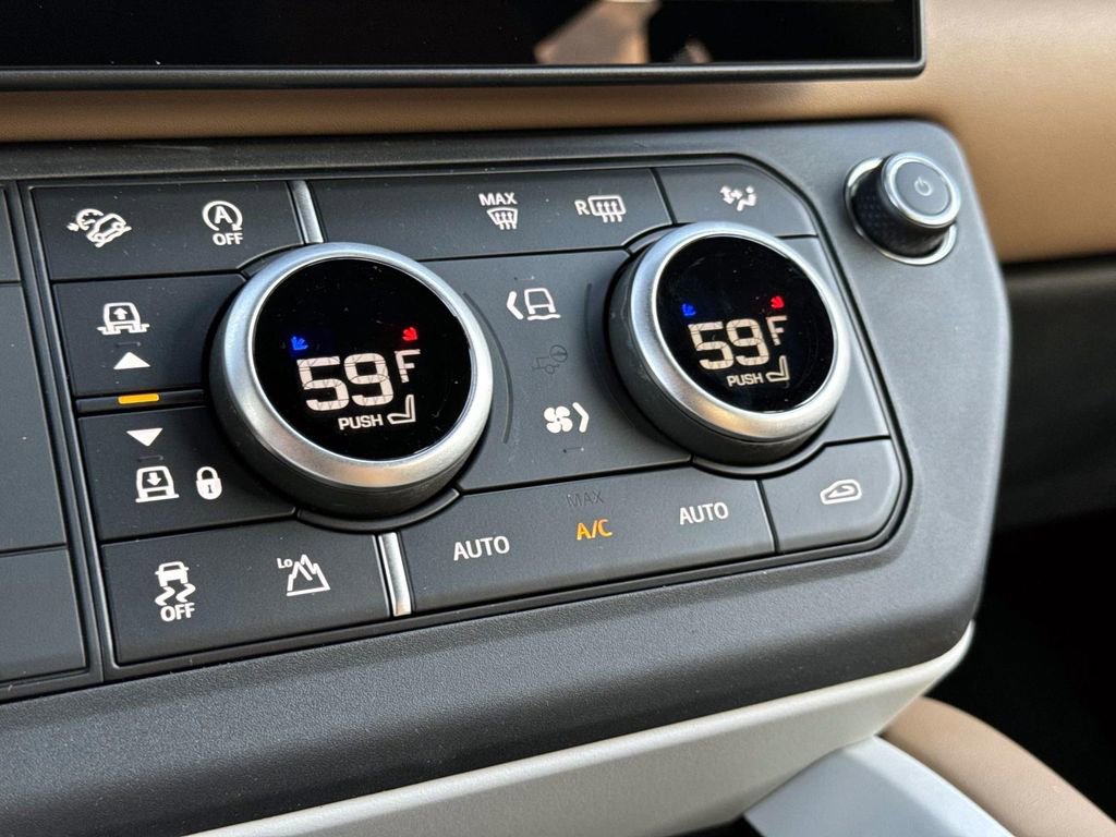 New 2026 Land Rover Defender 130 X-Dynamic SE image 22