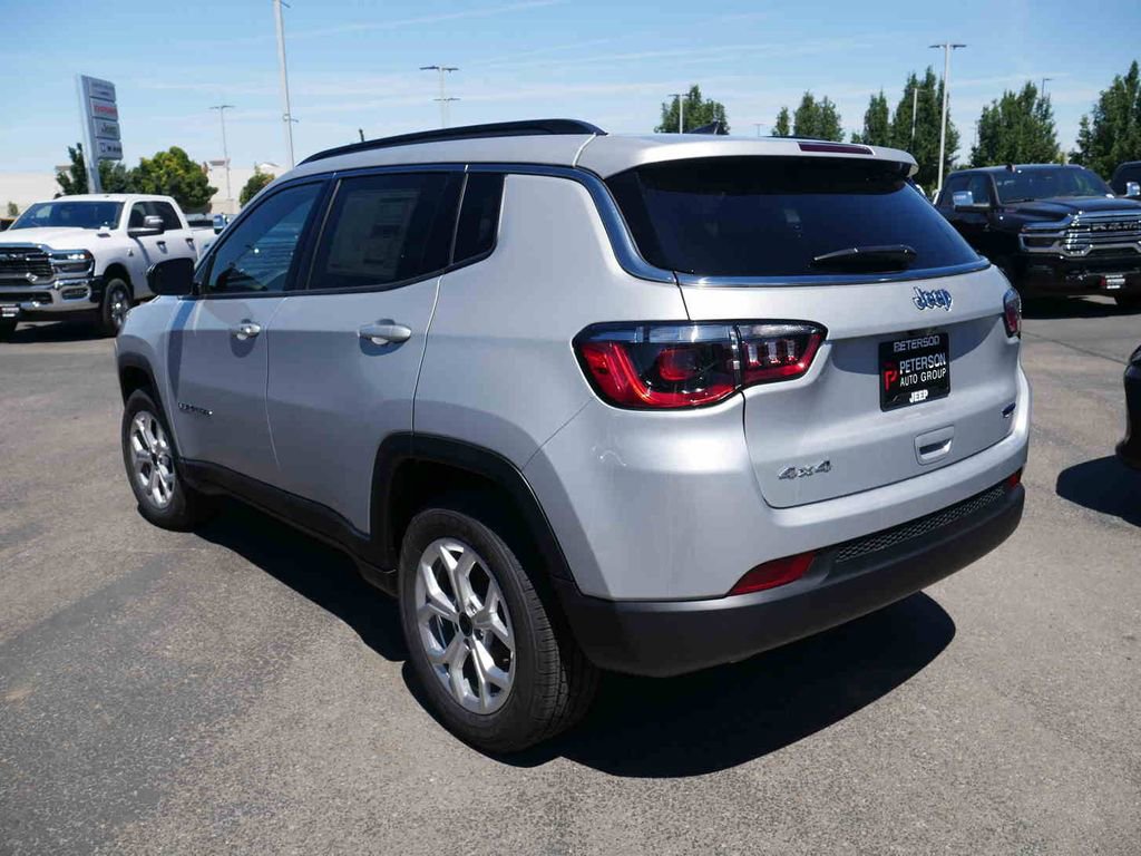 New 2025 Jeep Compass Latitude image 16