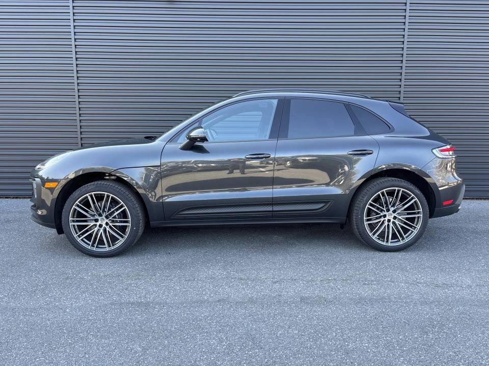 New 2026 Porsche Macan AWD/4WD image 2