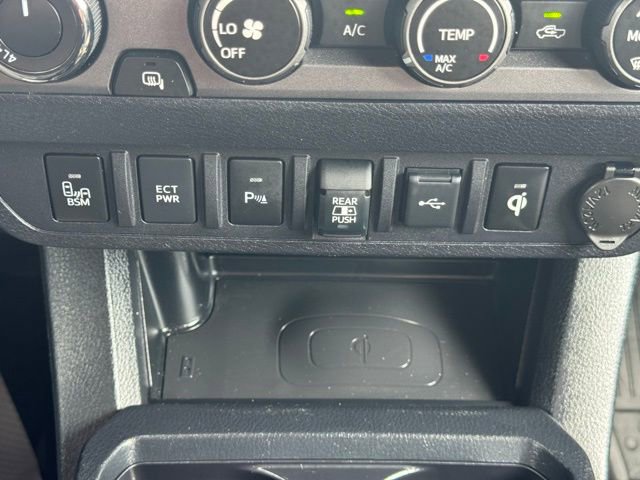 Used 2020 Toyota Tacoma TRD Off-Road w/ Technology Package image 25