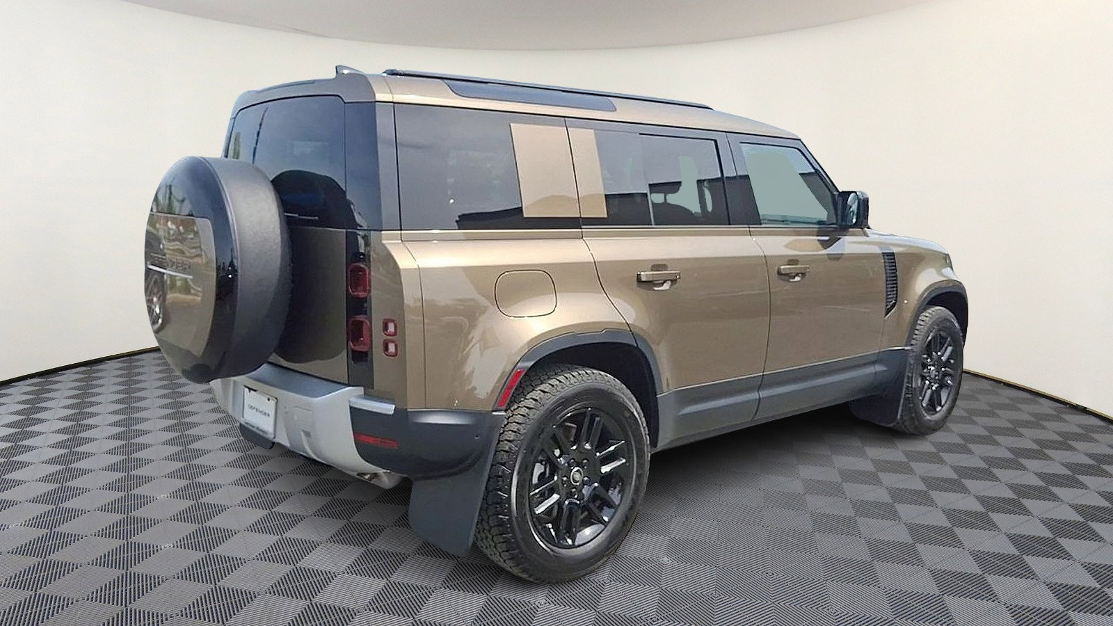 Certified 2025 Land Rover Defender 110 S AWD/4WD image 8