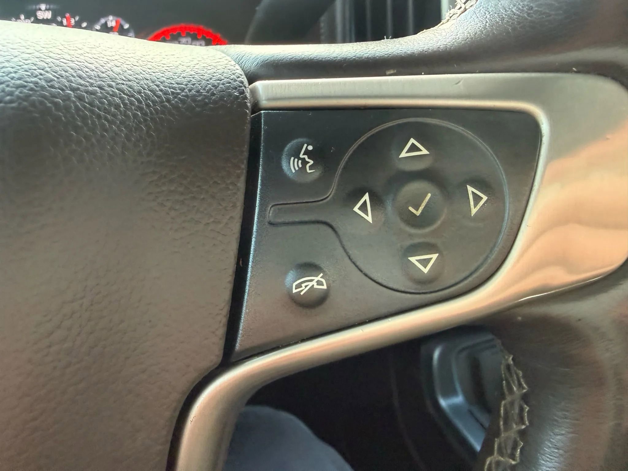 Used 2014 GMC Sierra 1500 Denali w/ Suspension Package, Off-Road image 19