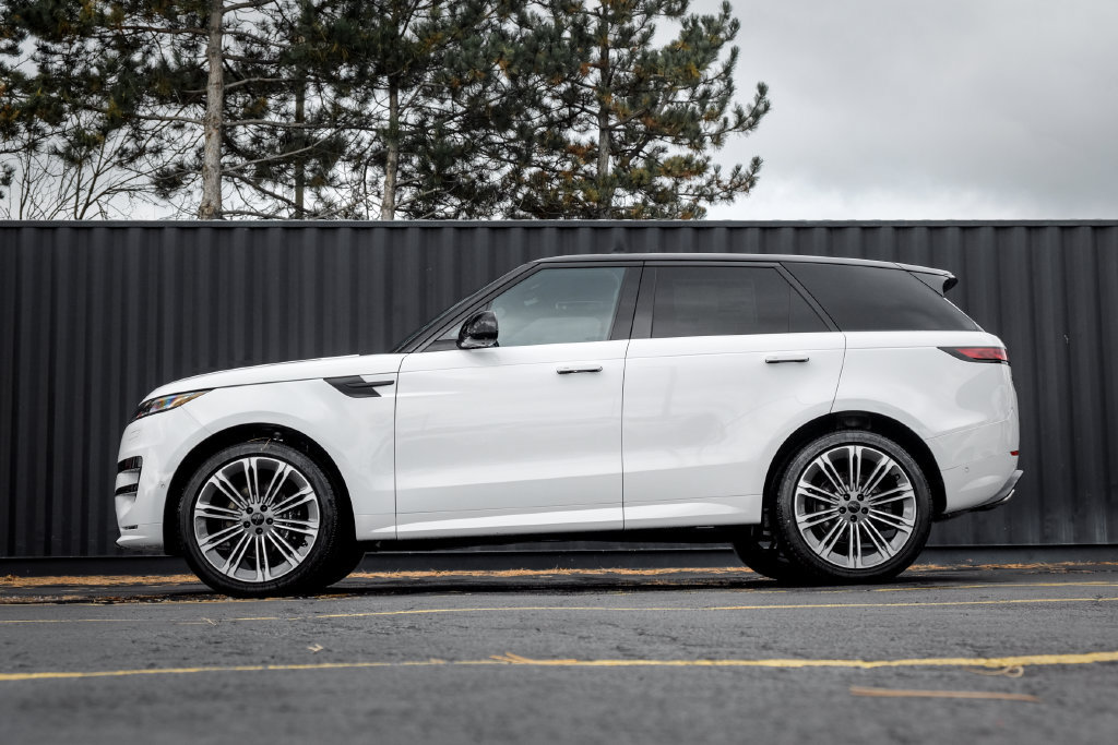 New 2027 Land Rover Range Rover Sport Dynamic SE AWD/4WD image 3