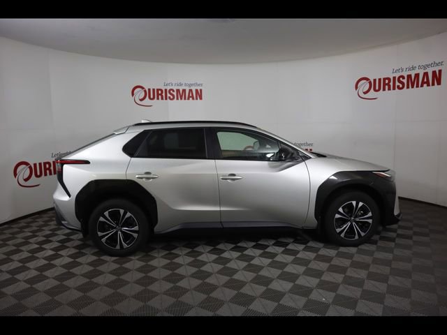 Used 2023 Toyota bZ4X XLE w/ Weather Package image 7