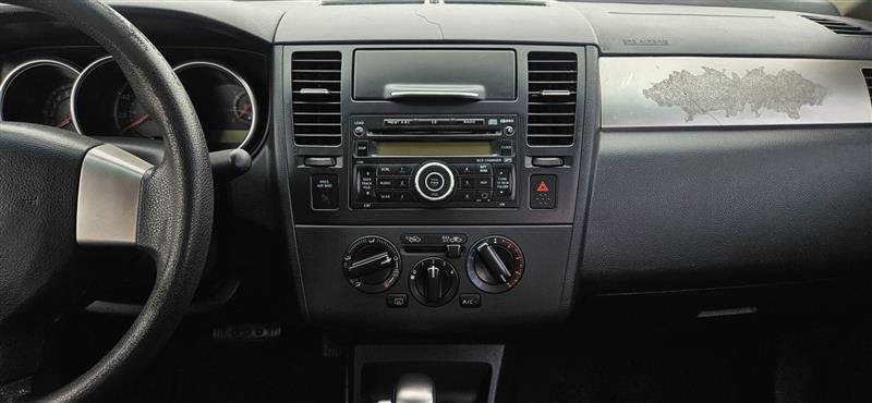 Used 2011 Nissan Versa 1.8 S image 11