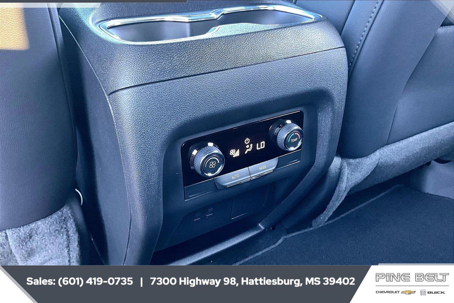 New 2027 Chevrolet Traverse LT FWD image 25