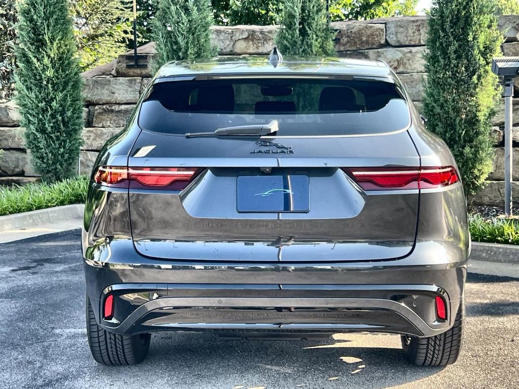 Used 2025 Jaguar F-PACE R-Dynamic S image 4
