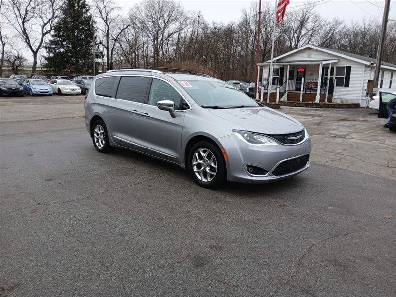 Used 2018 Chrysler Pacifica Limited image 7