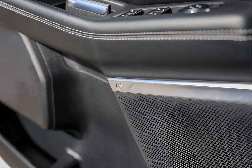 Used 2025 Ford Expedition Platinum image 23