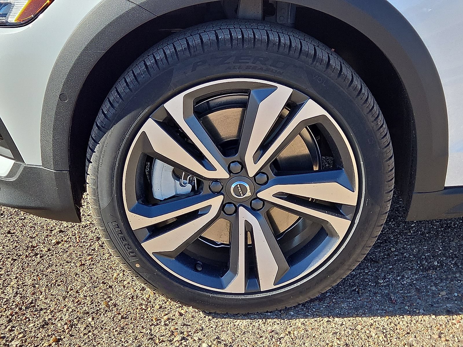 New 2026 Volvo V60 B5 Cross Country Plus w/ Protection Package Premier AWD/4WD image 10