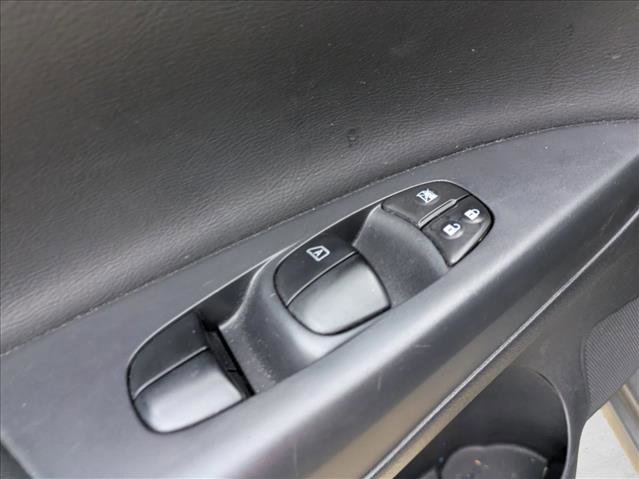 Used 2016 Nissan Sentra SL image 12