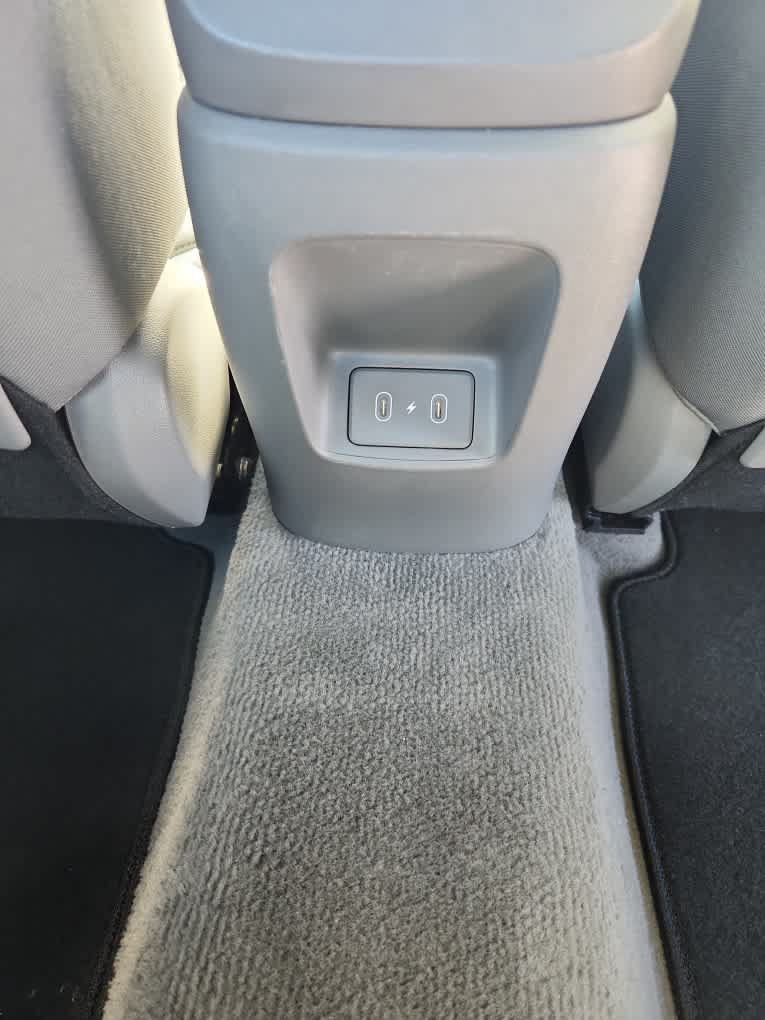 Used 2025 Hyundai Elantra SE FWD image 21
