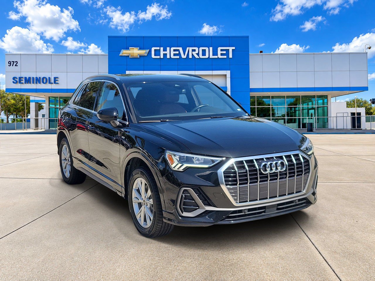 Used 2025 Audi Q3 2.0T Premium AWD/4WD image 2