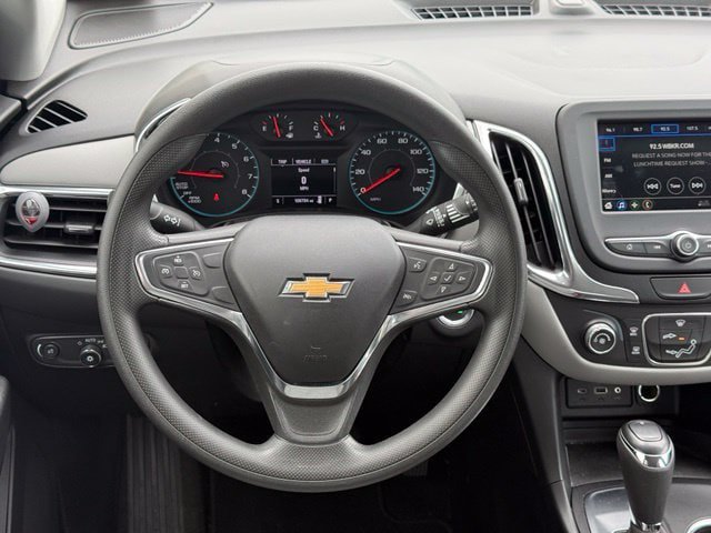 Used 2019 Chevrolet Equinox LS FWD image 18