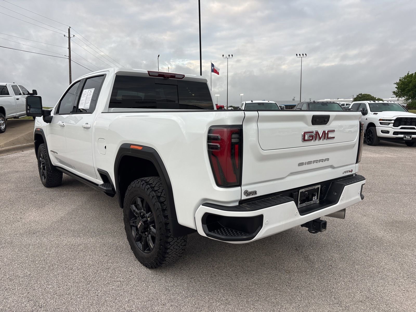 Used 2026 GMC Sierra 2500 AT4 w/ AT4 Premium Plus Package image 4