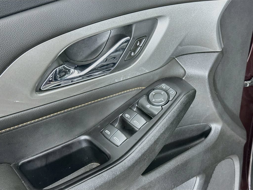 Used 2020 Chevrolet Traverse LT FWD image 19
