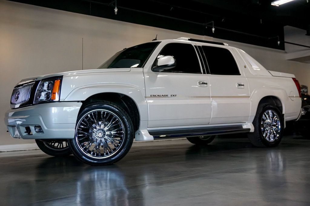 Used 2004 Cadillac Escalade EXT AWD/4WD image 86