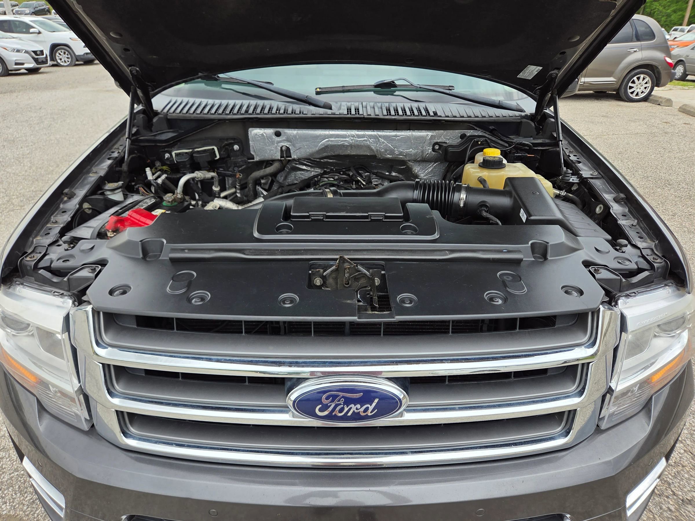 Used 2017 Ford Expedition Limited w/ Equipment Group 301A AWD/4WD image 28