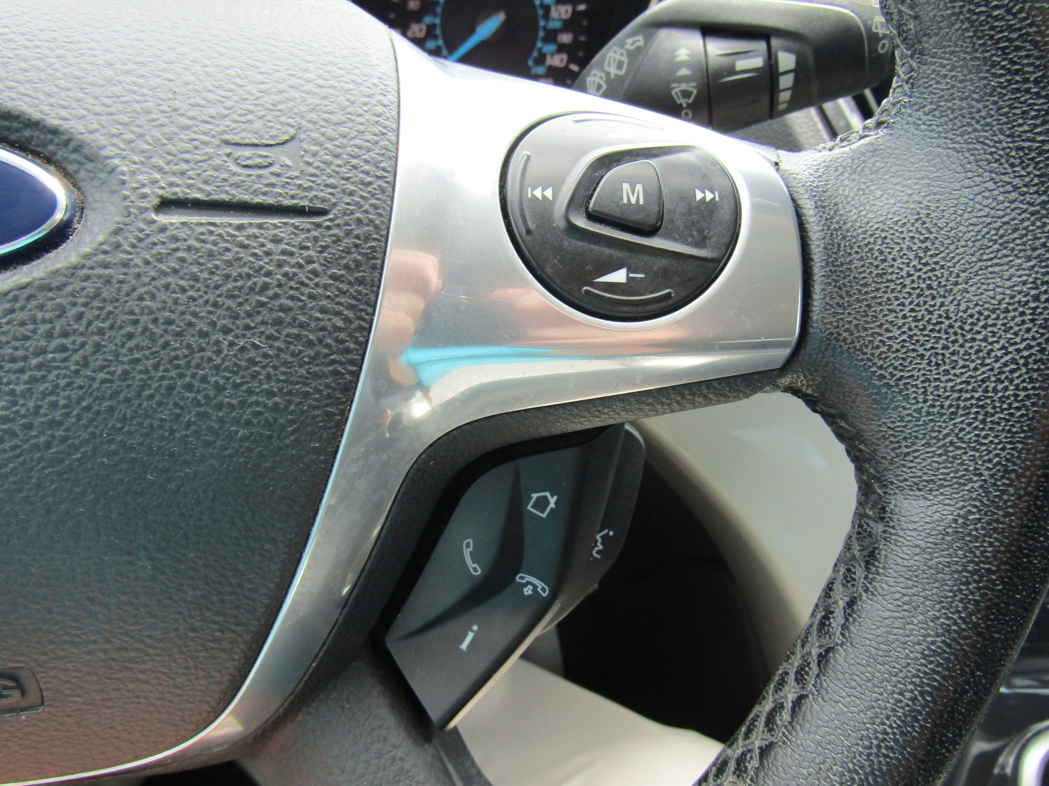 Used 2013 Ford Escape SEL FWD image 27