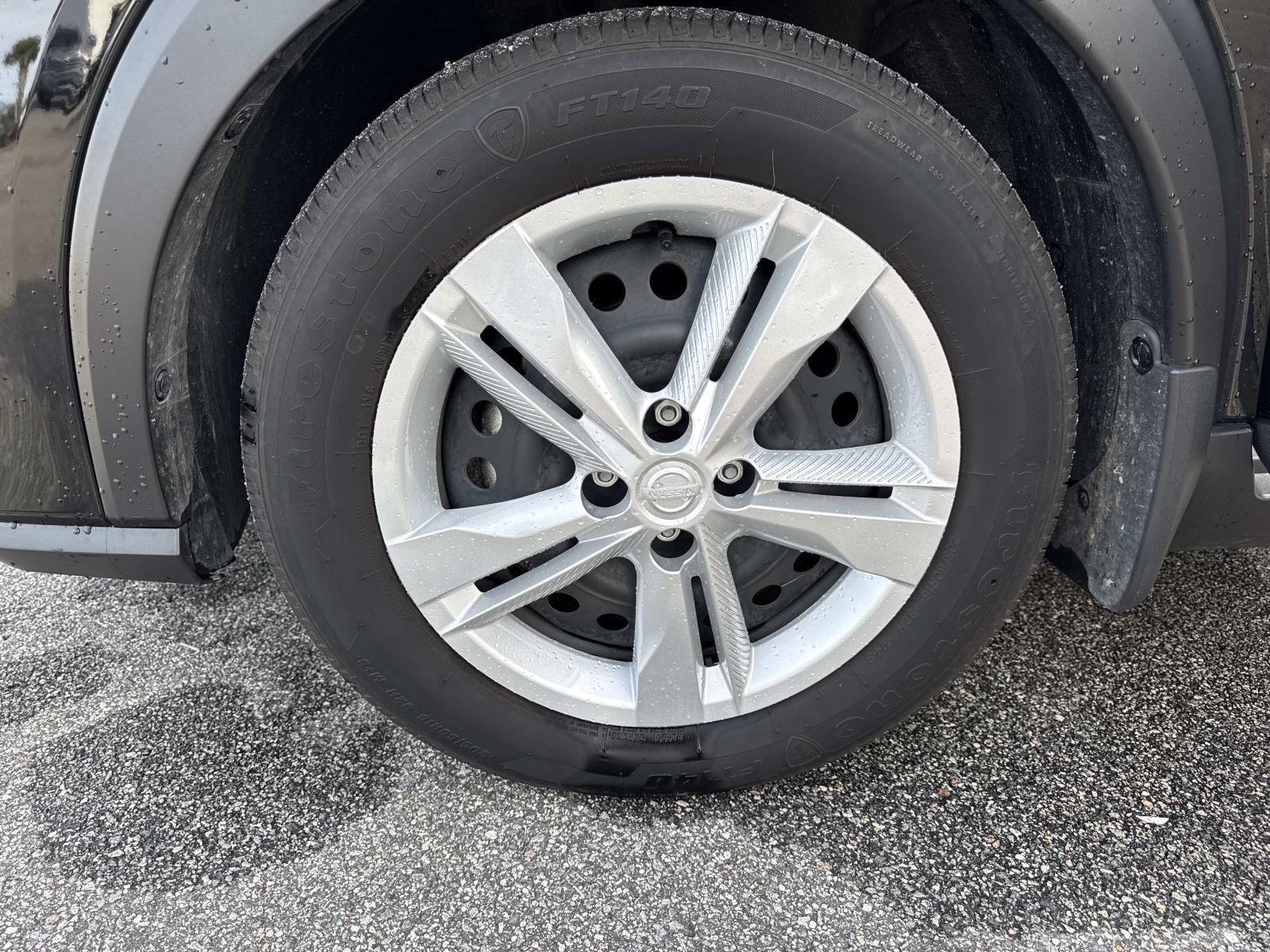 Used 2024 Nissan Kicks S image 32