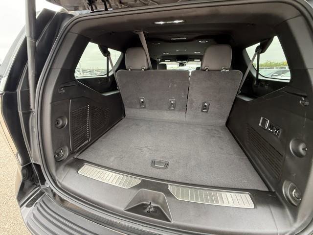 Used 2023 Chevrolet Suburban RST w/ Luxury Package image 37