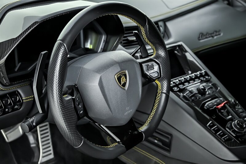 Used 2018 Lamborghini Aventador S AWD/4WD image 22