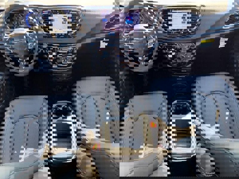 New 2026 Chrysler Voyager LX image 7