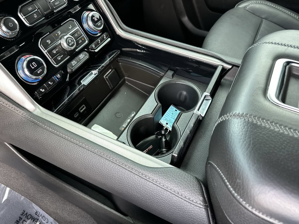 Used 2023 GMC Yukon Denali RWD image 30