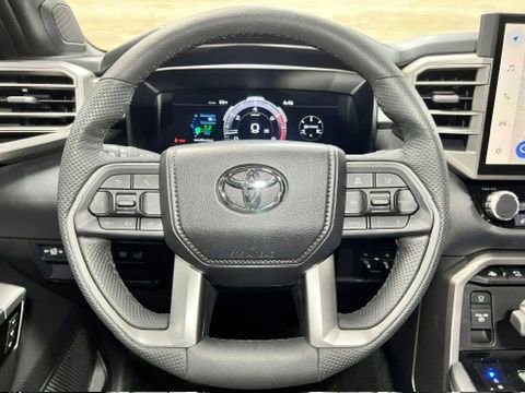 Used 2025 Toyota Tundra Limited AWD/4WD image 9