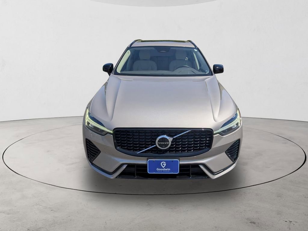 Certified 2025 Volvo XC60 B5 Plus w/ Protection Package Premier AWD/4WD image 2