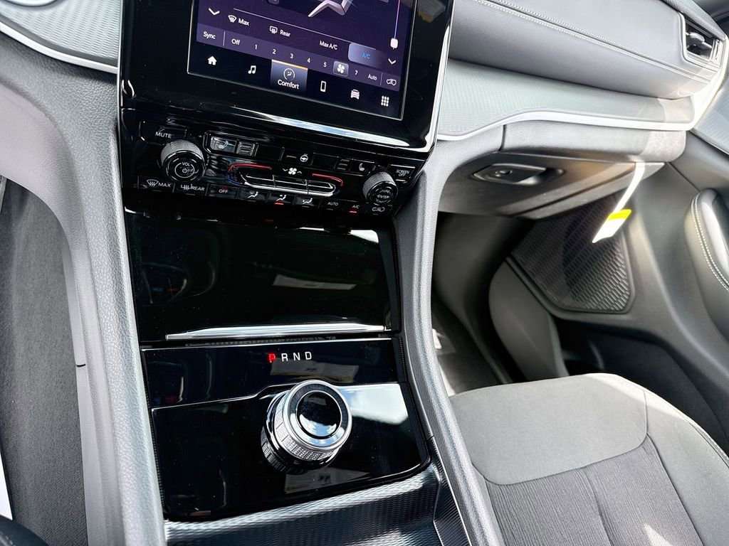 New 2026 Jeep Grand Cherokee L Laredo image 21