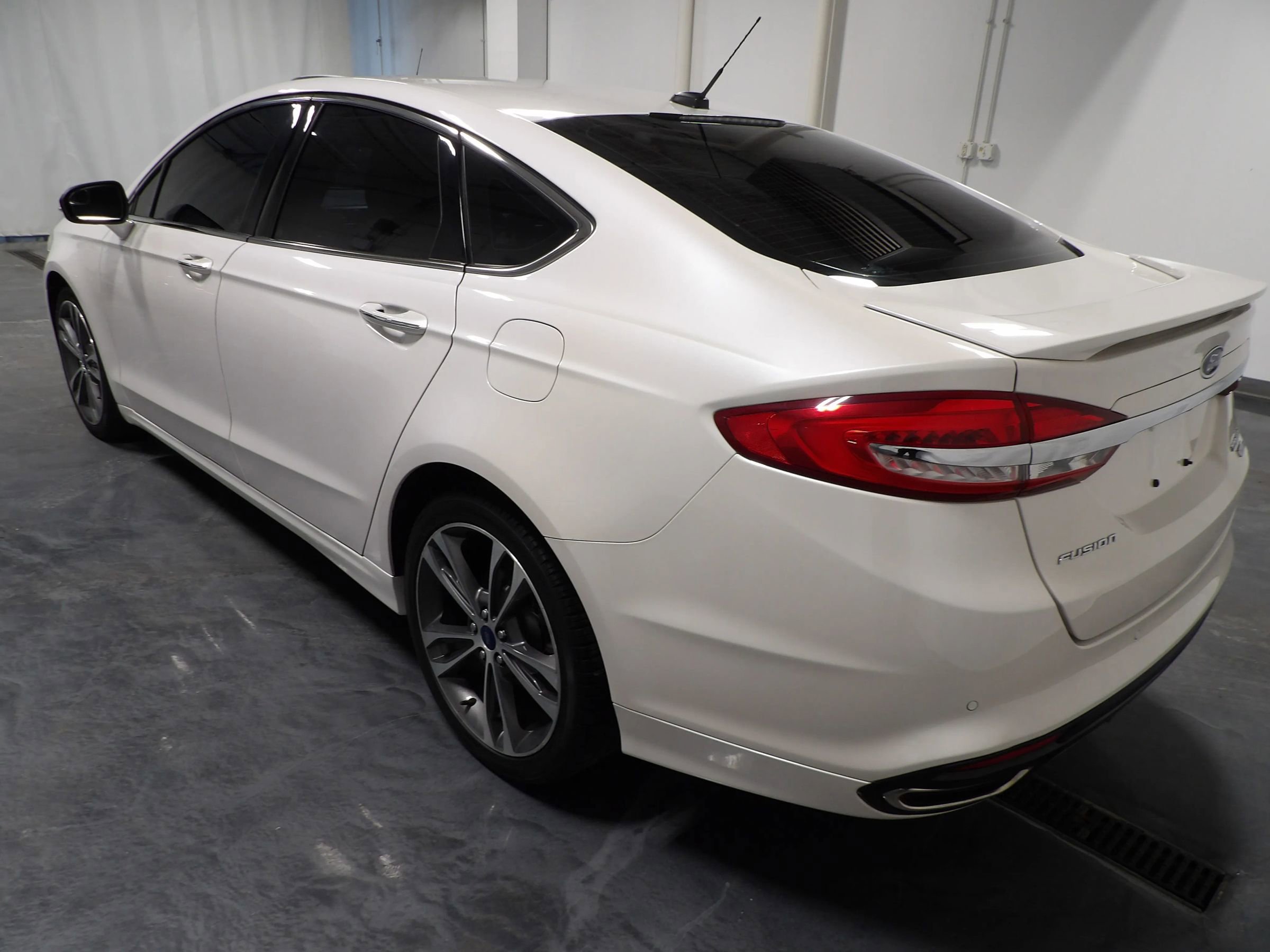 Used 2018 Ford Fusion Titanium AWD/4WD image 6