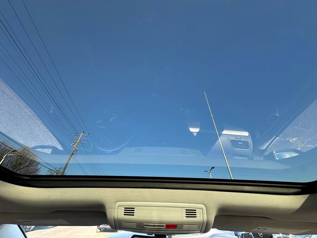 Used 2021 Volkswagen Golf 4-Door image 21